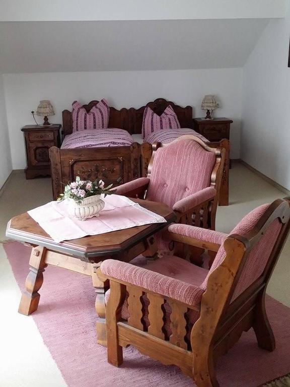 Gast- Und Pensionhaus Zur Linde Staufenberg  Δωμάτιο φωτογραφία
